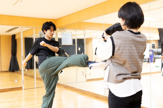 アクション