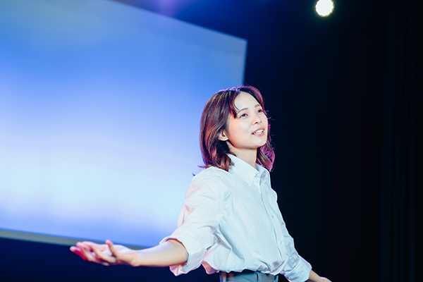 舞台俳優になるには?必要なスキルと仕事内容・資格を解説