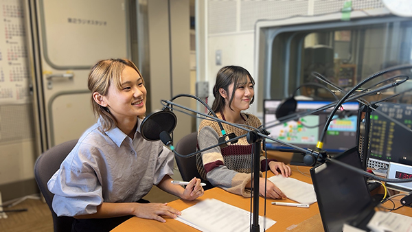 ラジオパーソナリティの年収・ギャラ相場は?仕事内容や就職方法も解説